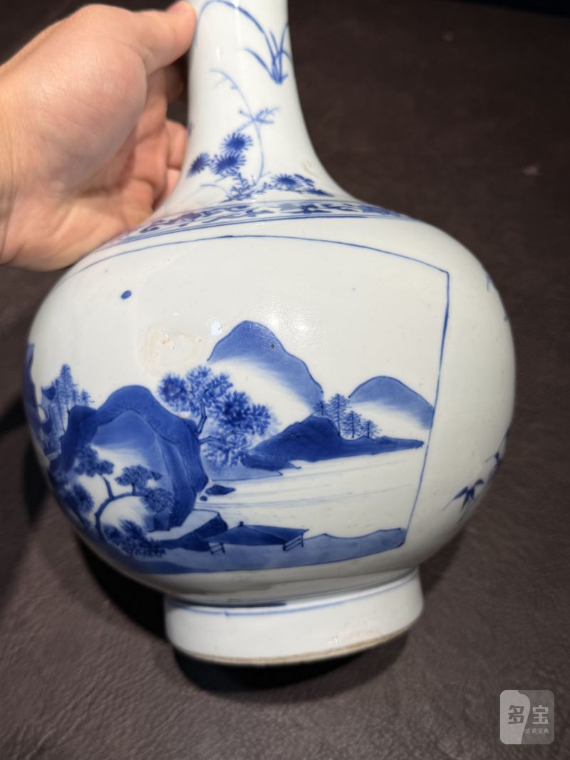 明崇祯 青花开光山水图长颈瓶 - 图11